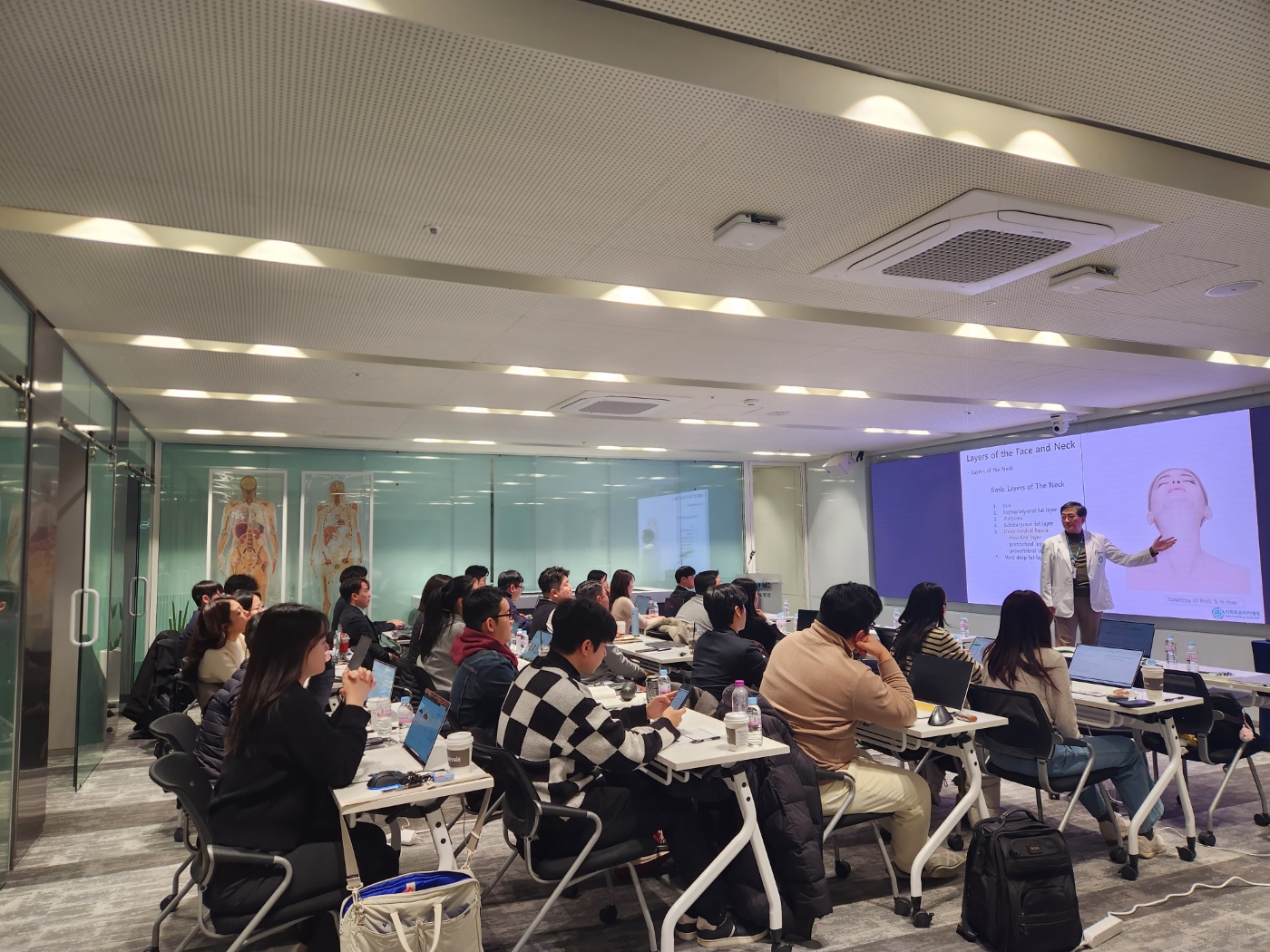 2026.02.04.[첨단산업 공동훈련센터]항노화 의약품 및 안면 기기 개발(1차) 교육 실시